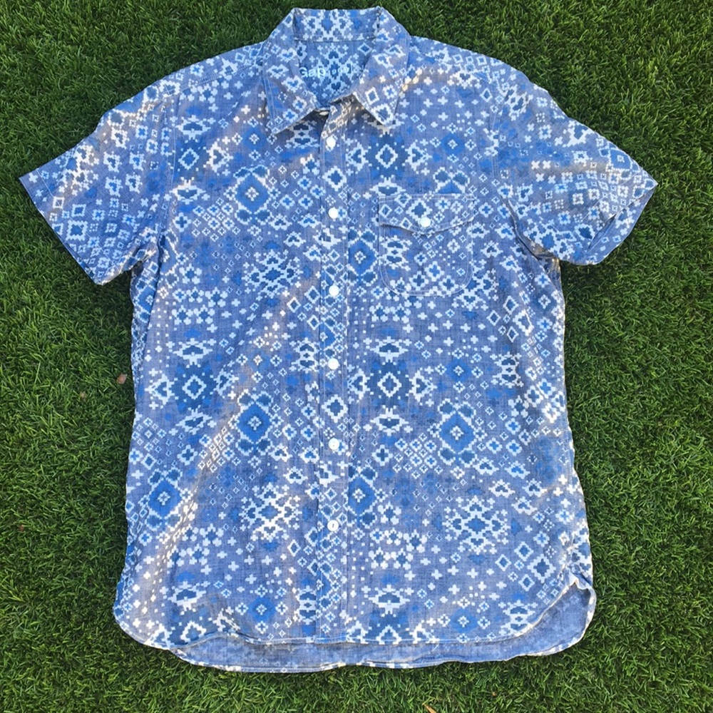 Men’s gap short sleeve button up shirt
